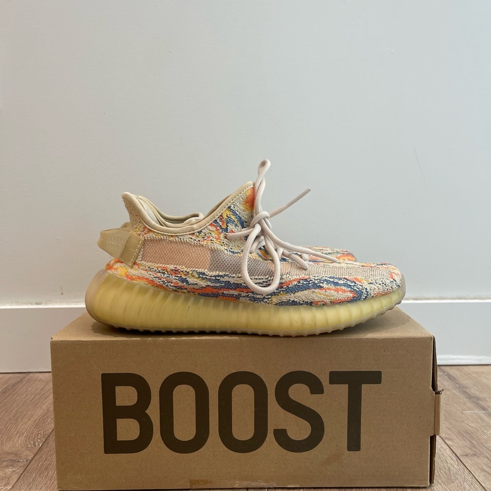 Yeezy Boost 350 V2 runners in colour MX OAT / style GW3773